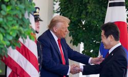 Trump’ın elindeki morluğun sebebi ne? Flaş açıklama geldi