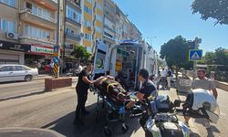 Kaza anı: Motosiklet sürücüsü yola savruldu! Son durumu nasıl?
