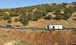 Son dakika! Minibüs devrildi: 1 ölü, çok sayıda yaralı!