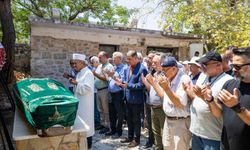 Başkan Tugay, Tacettin Bayır’ı acı gününde yalnız bırakmadı