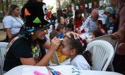 Bayraklı Sokak Festivali devam ediyor