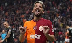 Galatasaray’ın efsane ismi Dries Mertens futbolu bıraktı