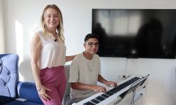 Absolut kulak Burak, Konak kursuyla hayaline ulaştı