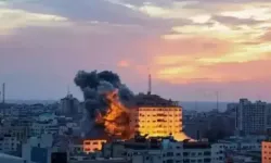 İsrail savaş uçakları Yemen’in başkenti Sana’yı vurdu