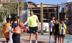 Tatilde sıkılmak yok: Mahalleler basketbolla şenleniyor!