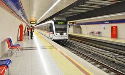 İzmir Metro’da dehşet anları! Genç kız raylara atladı