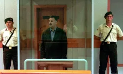 PKK silah bıraktı, gözler Öcalan’a çevrildi: Serbest kalacak mı? AK Parti noktayı koydu