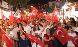 Çeşme büyük zaferi coşkuyla kutladı
