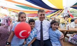 Başkan Tugay, İEF’te çocuklarla buluştu
