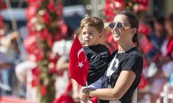 İzmir’in kurtuluşu 103. yılında Cumhuriyet Meydanı’nda kutlandı