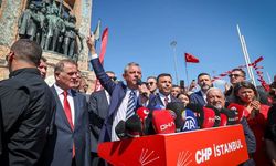 CHP’nin 102. yılına özel tören! Özgür Özel’den Taksim’de anlamlı mesaj