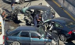 Sıcak haber! Alt geçitte zincirleme trafik kazası!