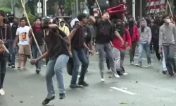 Endonezya sokakları karıştı: Protestolar şiddetlendi!