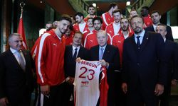 Cumhurbaşkanı Erdoğan, A Milli Erkek Basketbol Takımını kabul etti