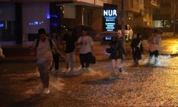 Şiddetli sağanak Samsun'u vurdu: Her yer sular altında!