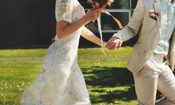 Düğünde dans ederken öldü! Genç damat yere yığıldı