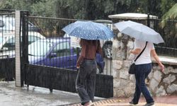 Meteoroloji uyarmıştı! Sağanak yağmur şehri felç etti!