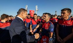 Başkan Tugay’dan itfaiyecilere minnet dolu mesaj: 'Cesaretinizle on binlerce hayat kurtuluyor'