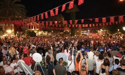 Çeşme’de 30 Ağustos’ta binler sokağa döküldü!