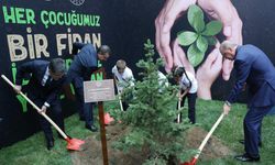 ‘İlk dersimiz yeşil vatan’ projesi hayata geçti: Erdoğan öğrencilerle fidan dikti