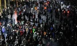 Endonezya’da halk ayakta: Protestolar can aldı, ordu devrede