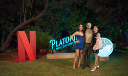Netflix’in yeni dizisi Platonik Mavi Dolunay Oteli Çeşme’de tanıtıldı