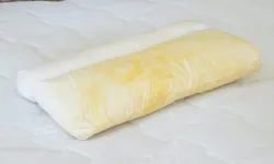 Sararan yastıkları eskisinden beyaz yapan yöntem! Karbonatı sodayı unutun