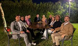 AK Partili Saygılı öğrencileri evinde misafir etti: 'İzmir KYK yurtlarında 1350 boş yatak kaldı'