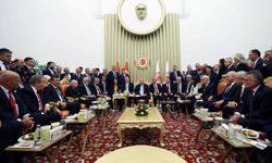 TBMM’de viral olan kareler: Devletin zirvesi aynı çatı altında toplandı