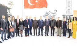 İzmir’de yeni dönem başlıyor: Hayatlara dokunacak projeler tek tek açıklandı!
