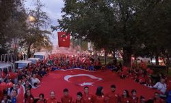 Bayraklı’da Cumhuriyet coşkusu sokaklara taştı!