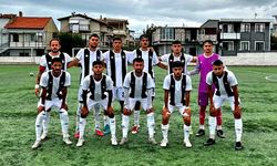 Çeşme Belediyespor, 10 kişi kaldığı maçta Yelkispor’la 1-1 berabere kaldı