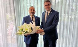 CHP İzmir'de Aslanoğlu - Güç buluşması: Ev hapsinde devir teslim töreni yapıldı
