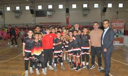 Çiğli’de Cumhuriyet coşkusu futsal sahasında yaşandı