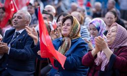 'Cumhuriyet en çok İzmir’e yakışır': Bayram coşkusu Belevi’de doruğa çıktı