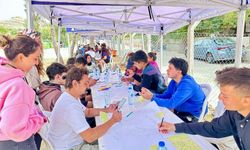 Foça’da gençler eğlenceye doydu! Gençlik kampı tamamlandı