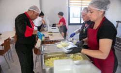 Güzelbahçe’de dayanışma mutfağı her gün sofraları ısıtıyor