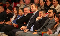Güzelbahçe’de kahkaha dolu bir gece