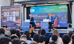 İZKİTAP’ta unutulmaz buluşma: Büyükerşen ve Çağlayan öğrencilerle bir arada