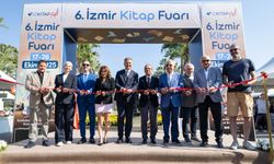 İzmir Kitap Fuarı ve Edebiyat Festivali kapılarını açtı