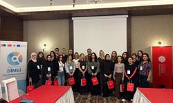 İzmir’de genç gazeteciler dezenformasyonla mücadeleyi öğrendi