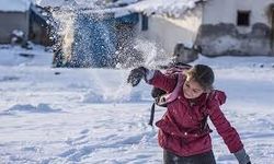 Havalar bozdu, akıllarda tek bir soru: 'Yarın okullar tatil mi?'