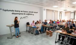 Karşıyaka’da 3. Yaş Üniversitesi’nde yeni dönem başladı