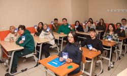 Menemen Belediyesi’nden öğrencilere 10 bin dijital eğitim paketi