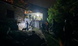 İzmir’de dehşete düşüren olay! Oğlunu öldürüp eşini vurdu