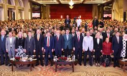 AK Parti İzmir’de gündem CHP: Eyyüp Kadir İnan, Cemil Tugay'a teşekkür etti
