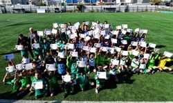 Atatürk, Bornova’daki özel turnuva ile anıldı: Minikler 10 Kasım için sahaya çıktı