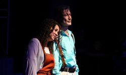 Bornova’da tiyatro sezonu başladı