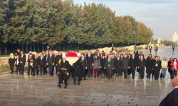 CHP İzmir, kurultay öncesi Anıtkabir’i ziyaret etti