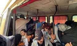 İzmir’de insan kaçakçılığı çetesine darbe: 40 göçmen kurtarıldı